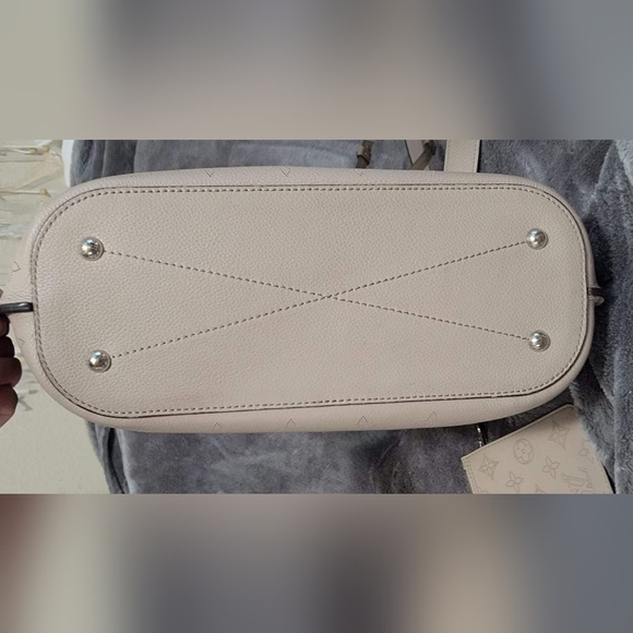 Louis Vuitton Girolata - Picture 12 of 14